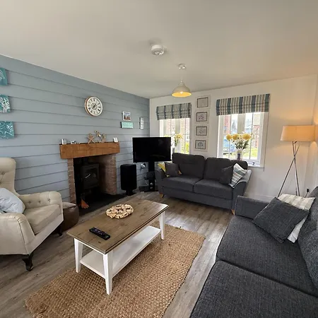 Seaview Cottage, The Bay, 2 Bedrooms, 2 Bathrooms, Parking, Patio, 2 Dogs Welcome Сasa de vacaciones