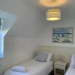 Tatil Evi Seaview Cottage, The Bay, 2 Bedrooms, 2 Bathrooms, Parking, Patio, 2 Dogs Welcome